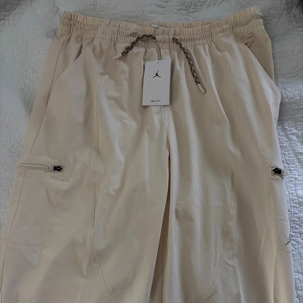 Nike Women’s Pants - large - Picture 2 of 3